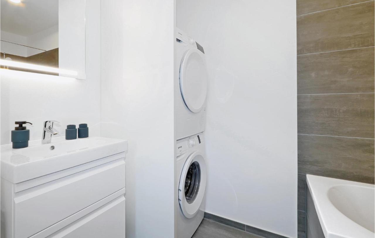 2 Bedroom Cozy Apartment In Lembruch-Duemmer See Екстер'єр фото